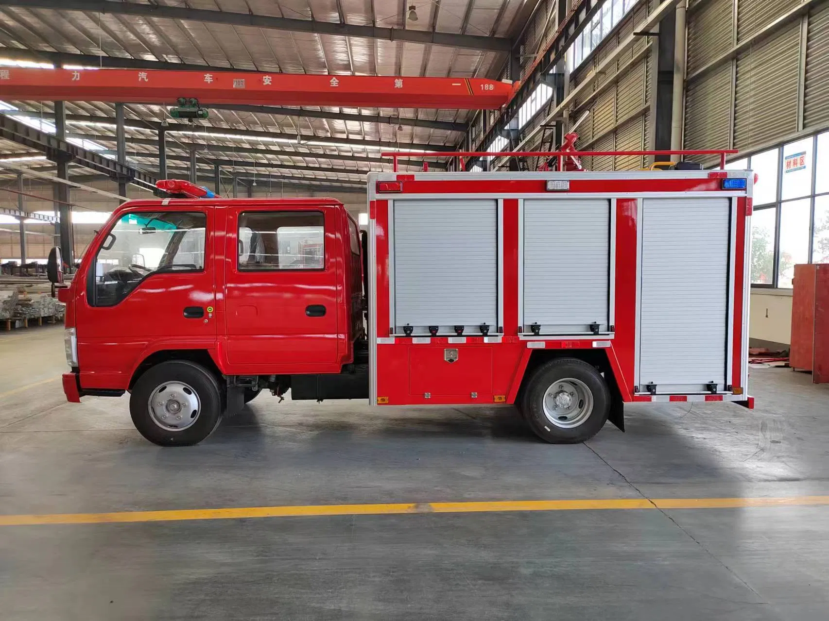 Factory Sale Brand New HOWO 4X4 6X6 All Wheel Drive Foam Water Fire Engine Fighting Equipment Fire Truck for Rescue