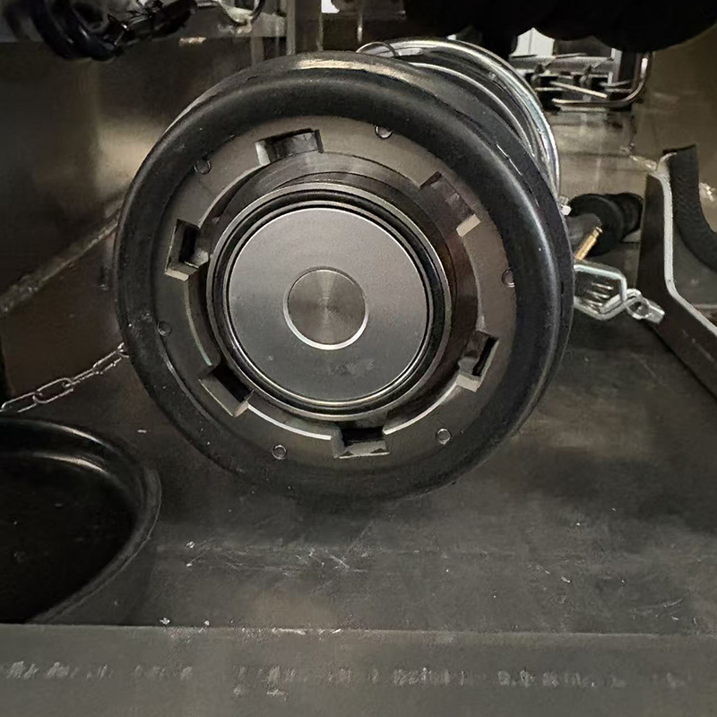 High-Capacity Aviation Refueling Tank Truck