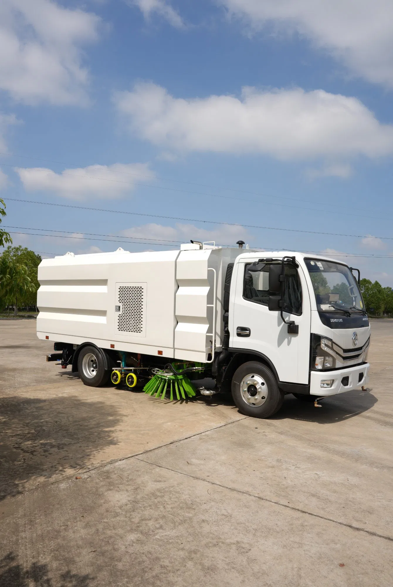 Precise Cleaning High Efficiency Vacuum Street Sweeper Road Cleaning Truck
