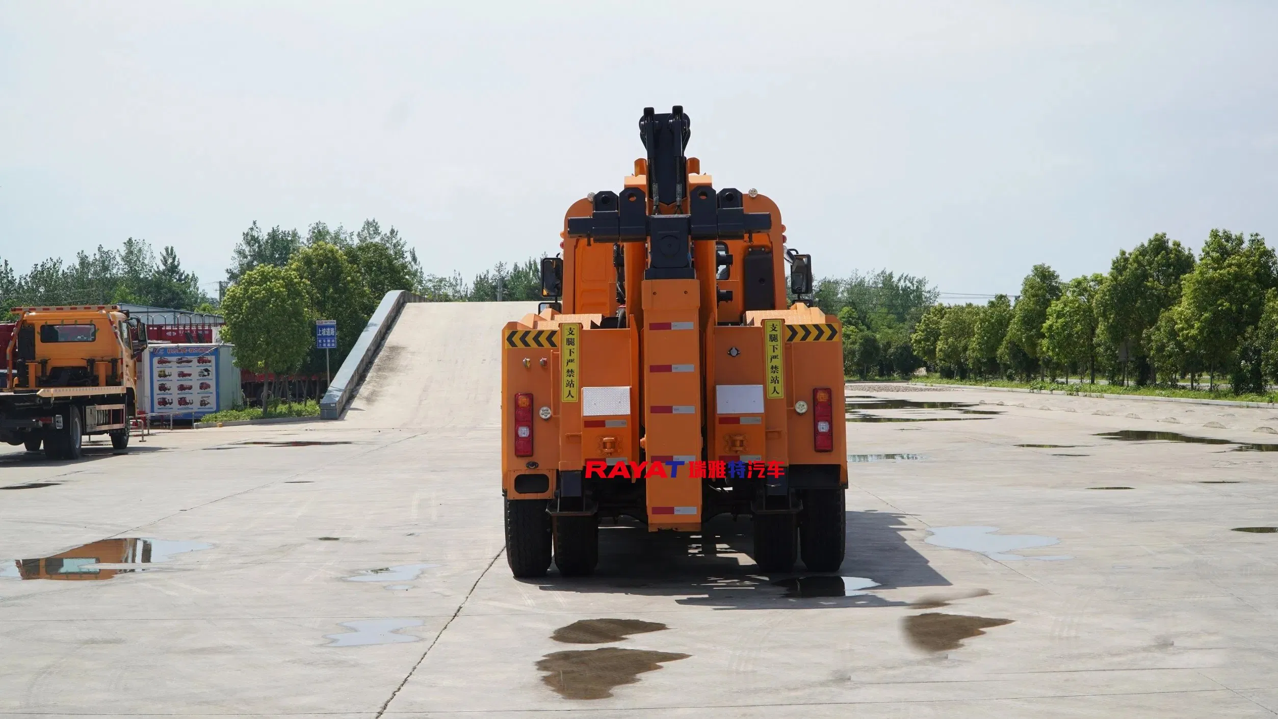 Shacman 4X2 Diesel 10ton 15ton Flat Bed Excavator Wrecker Truck Tow Road Rescue