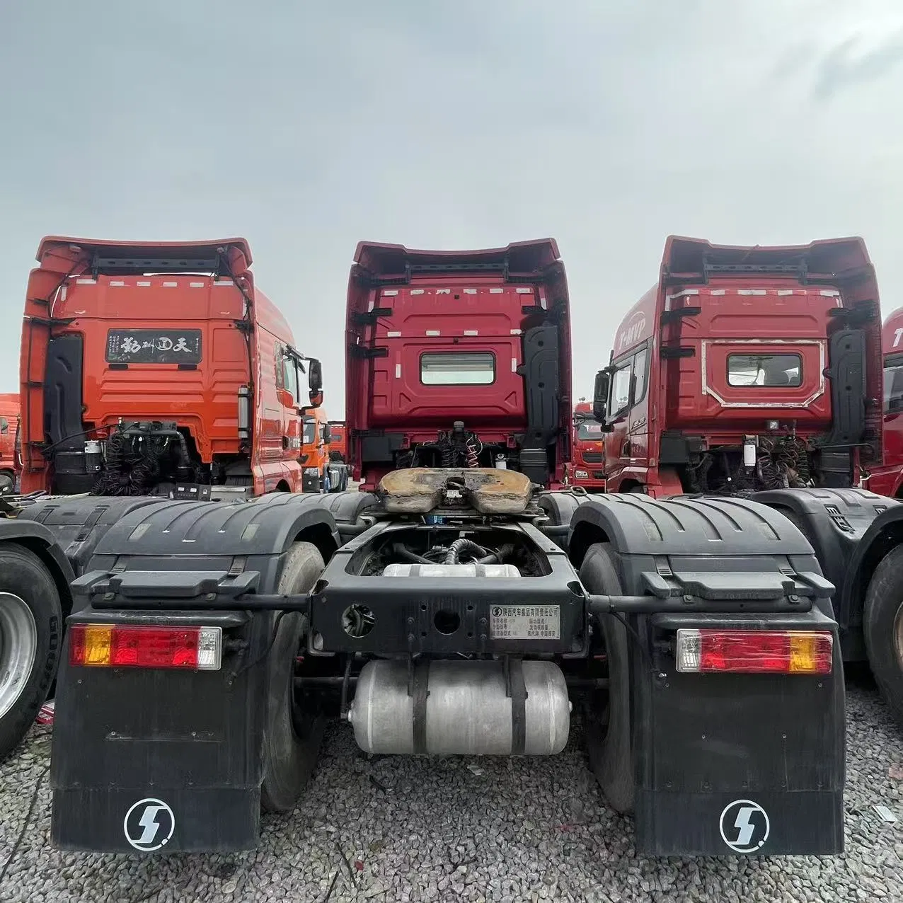 Shacman Delong X5000 6×4 Automatic Heavy Duty Tractor Truck Strong Power Low Fuel Consumption Durable Structure for Mining Transportation