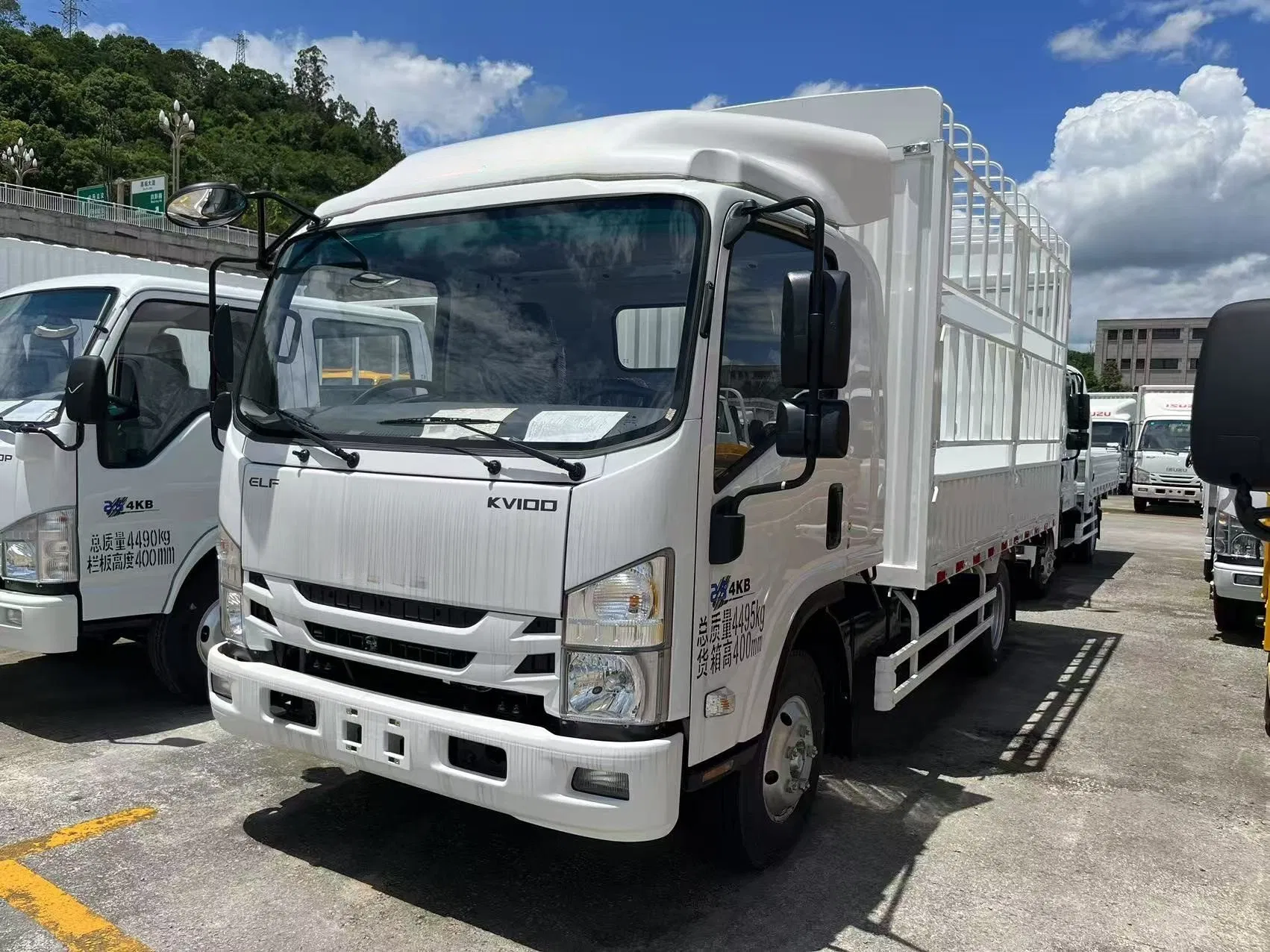 2026 New Year 2025 Model Kv100 Fence Diesel Cargo Truck Light Truck Bulk Feed Transport Trucks Livestock Transport