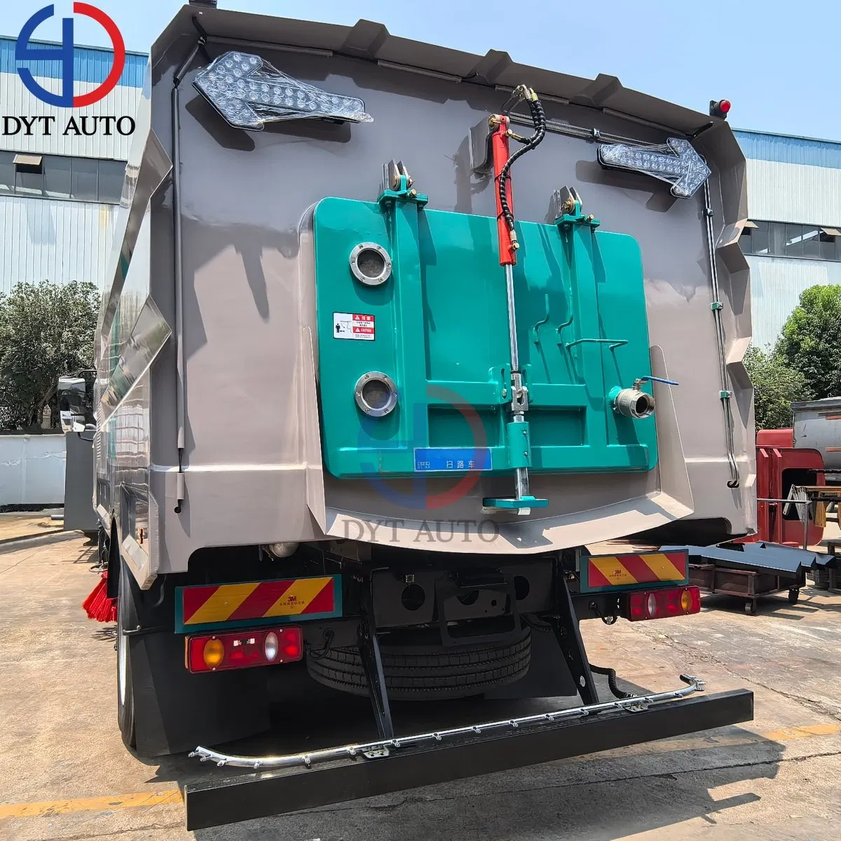 Used New Electric Sinotruk HOWO Dongfeng Shacman FAW Foton Jmc JAC 4X2 5cbm 5m3 8cbm 8m3 15m3 15cbm Street Road Sweeper Truck with Vacuum Cleaner