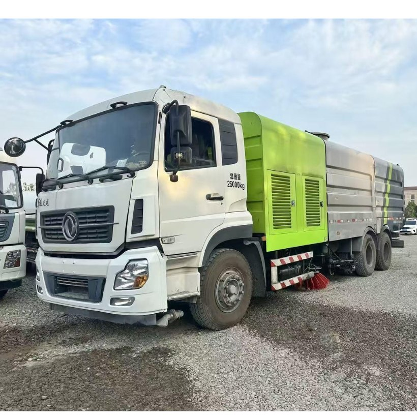 Medium Large Dongfeng DFAC Sinotruck HOWO Saic Foton Sitrak Shacman Jmc JAC 1isuzuul FAW Sweeper Washer Truck Sweeping Washing Sanitation Cleaning Machine