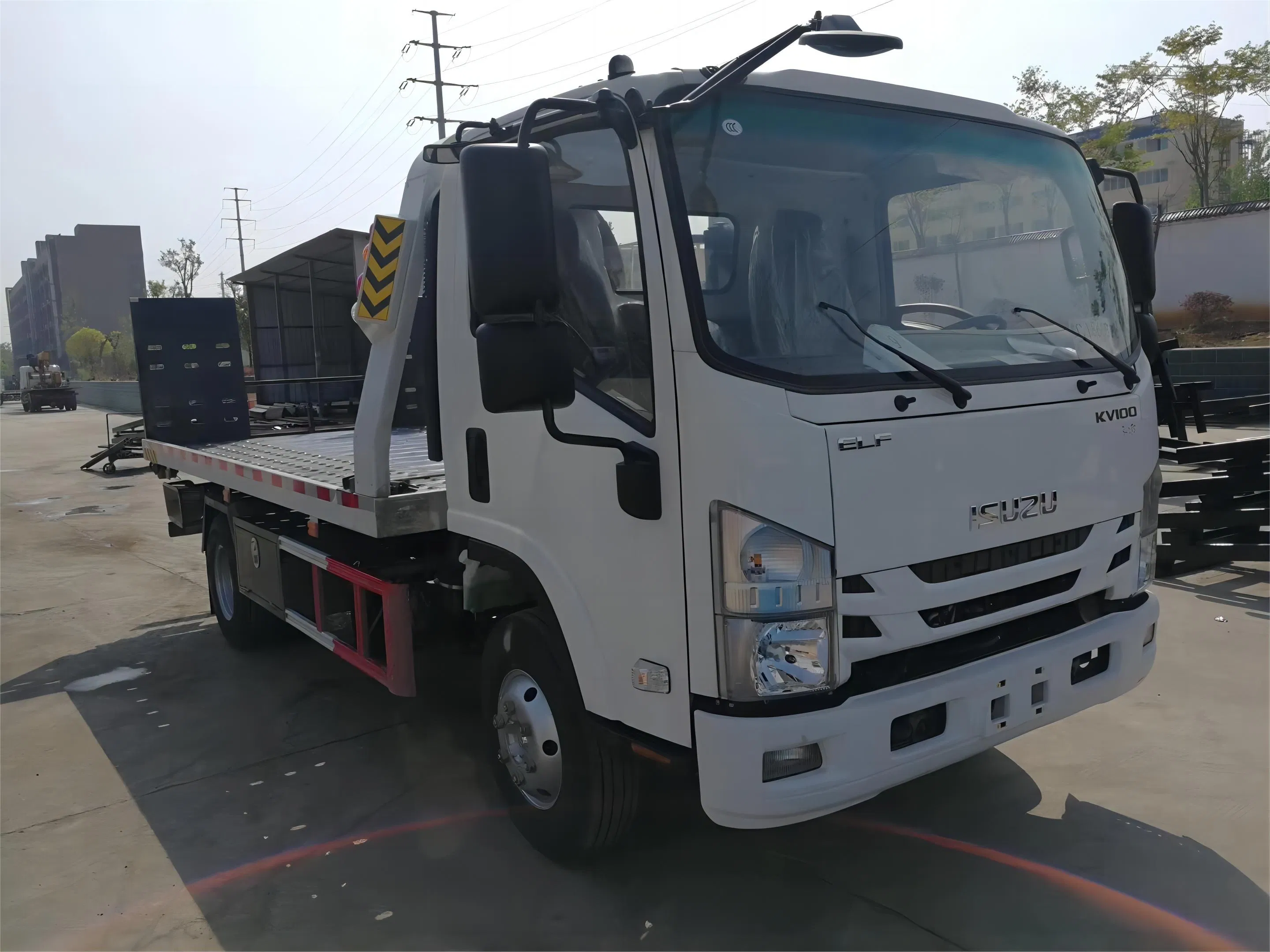 Japanese Brand Kv100 3t Flatbed Tow Truck with 5.4m Wrecker Body Rollback Towing Trucks for Sale