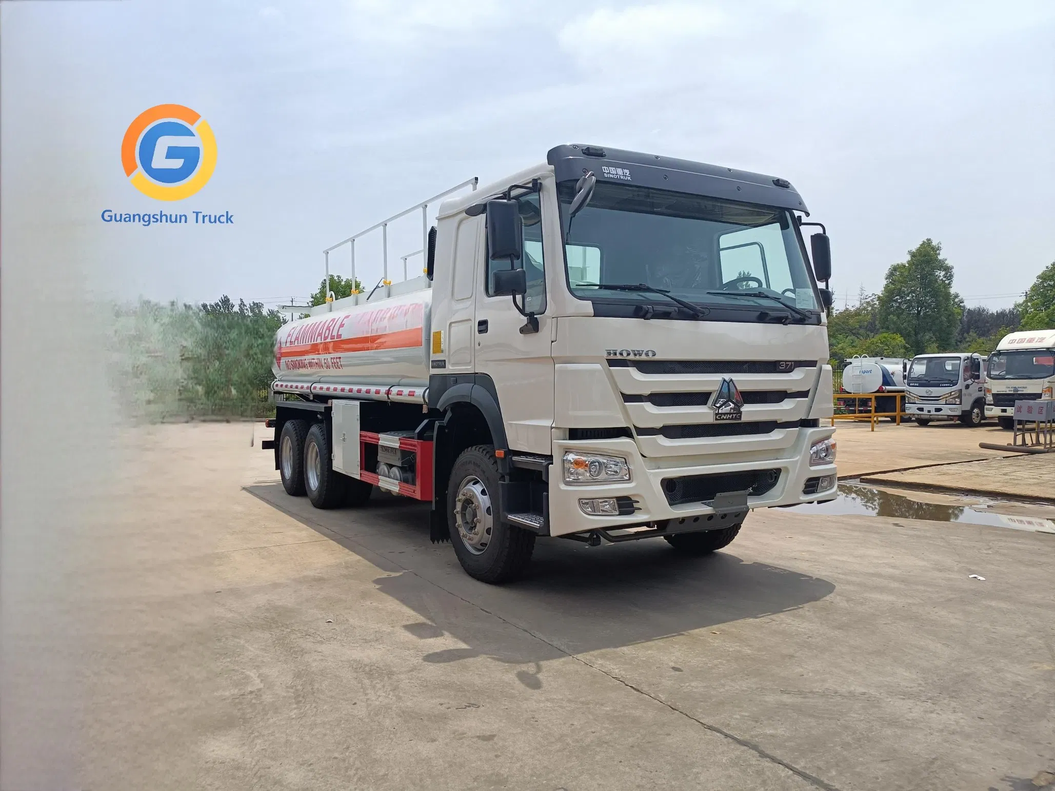 Heavy Duty Large Volume LPG LNG HOWO Stainless Steel Aluminum Alloy Corrosion Resistant Tank Body Tanker Liquid Chemical Oil Fuel Tank Truck