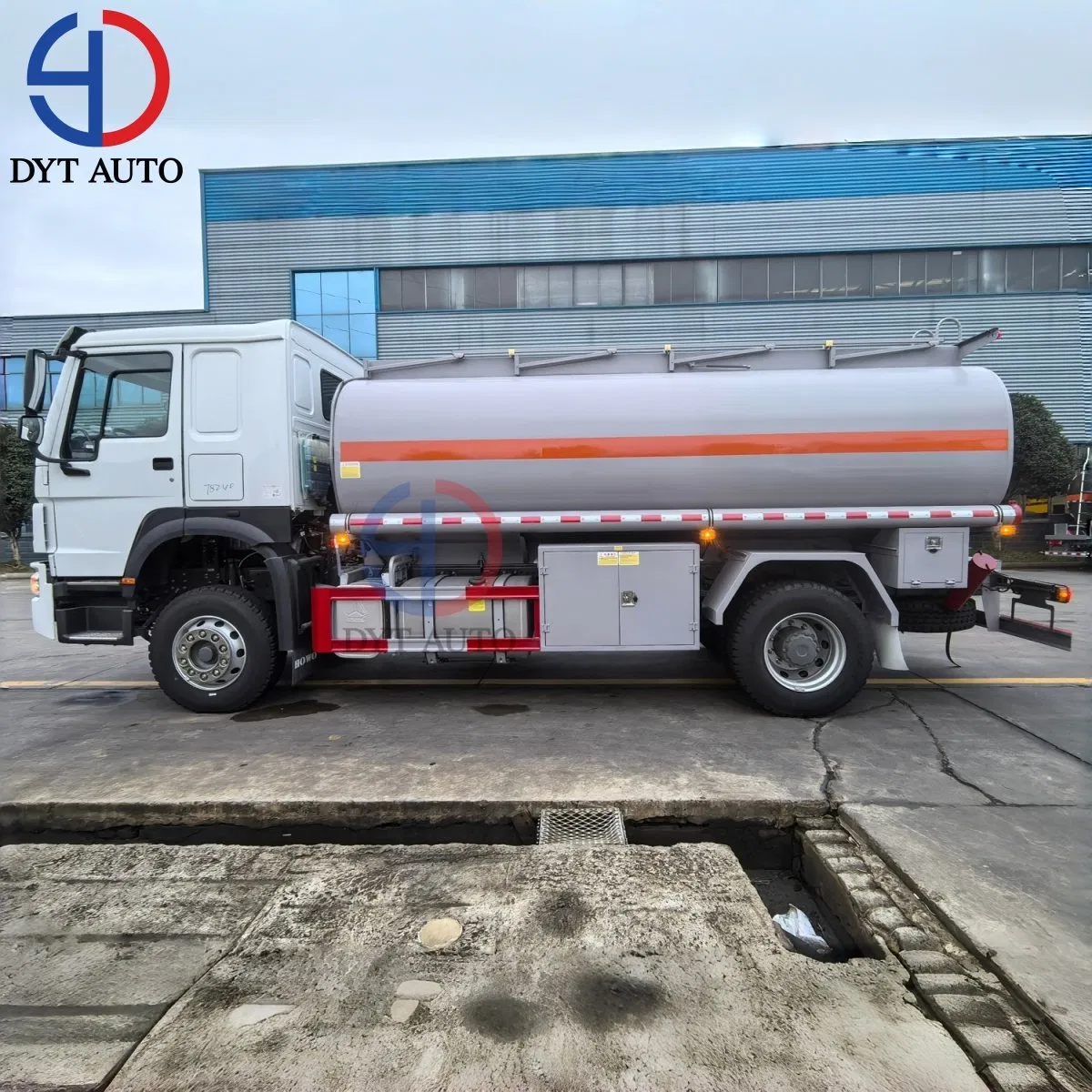 HOWO Shacman FAW Dongfeng Foton I-Suzu 4X2 4X4 6X4 6X6 8X4 10000L 15000L 20000L 25000L Oil Tank and Fuel Tanker Truck