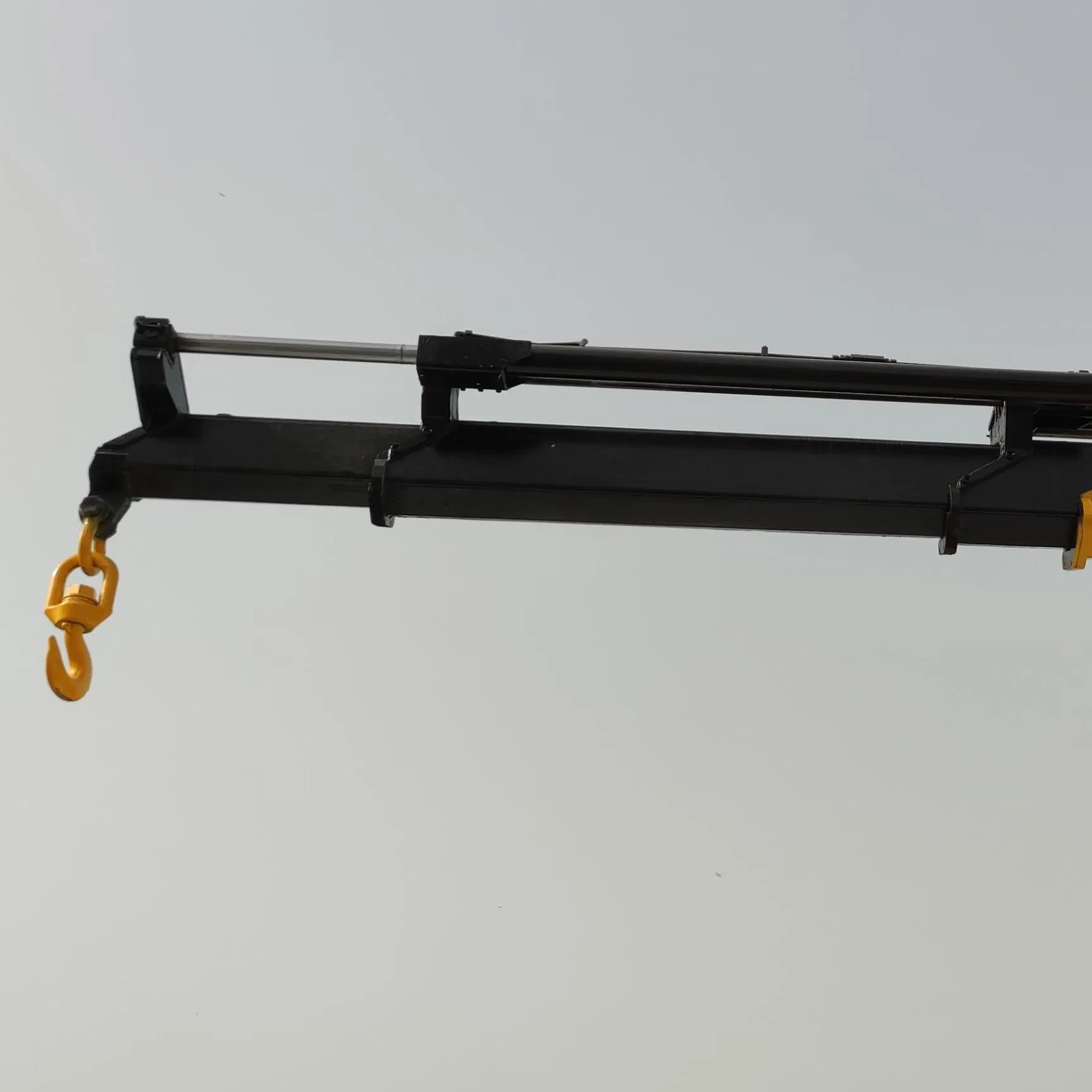 Sinotruk HOWO 371 6X4 8X4 Mobile Crane Truck Rhd LHD 10 Ton Crane Truck