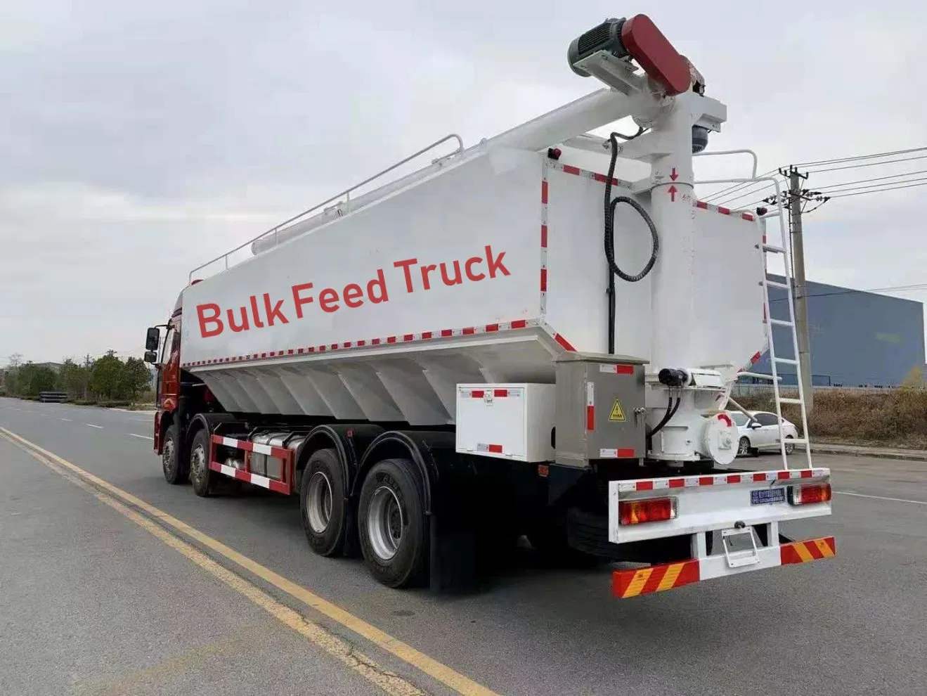 Heavy Duty 32.5cbm Bulk Feed Truck Large Capacity Livestock Poultry Bulk Feed Truck Chicken Feed Grain Transport Trucks