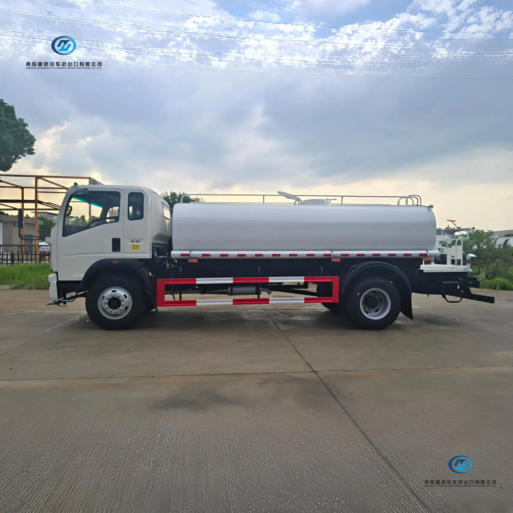 Sinotruk New Used HOWO Drinking Cleaning Fire Fighting Sprat Sweeper Cargo Van Lorry Bowser Delivery Transport Road Sprinkler Barrow Water Tank Tanker Truck