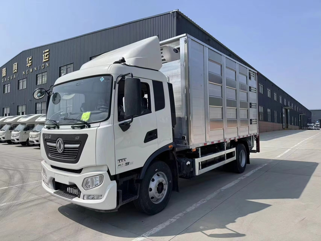 Livestock Transport Truck for Pigs and Cows-Custom Box Sizes, Air Conditioning &amp; Filter Monitoring