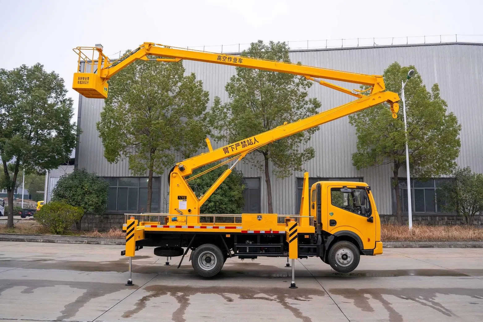 16m/20m/24m Aerial Work Platform Truck with Optional Jmc Chassis