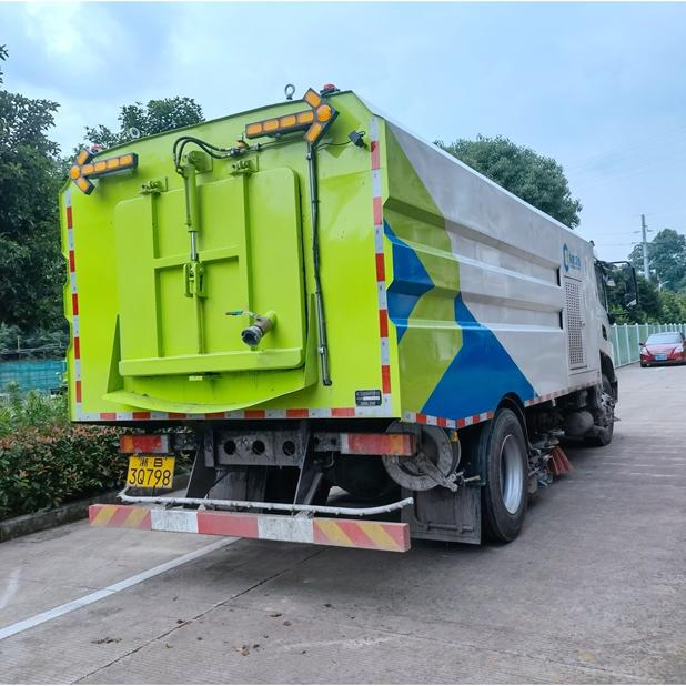 OEM 18T dongfeng outdoor vacuum baggerroad electric city road street sweeper truck