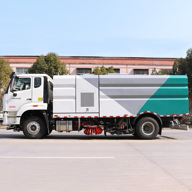 Sinotruk HOWO 4X2 Road Sweeping Truck Road Sweeper and Washing Truck