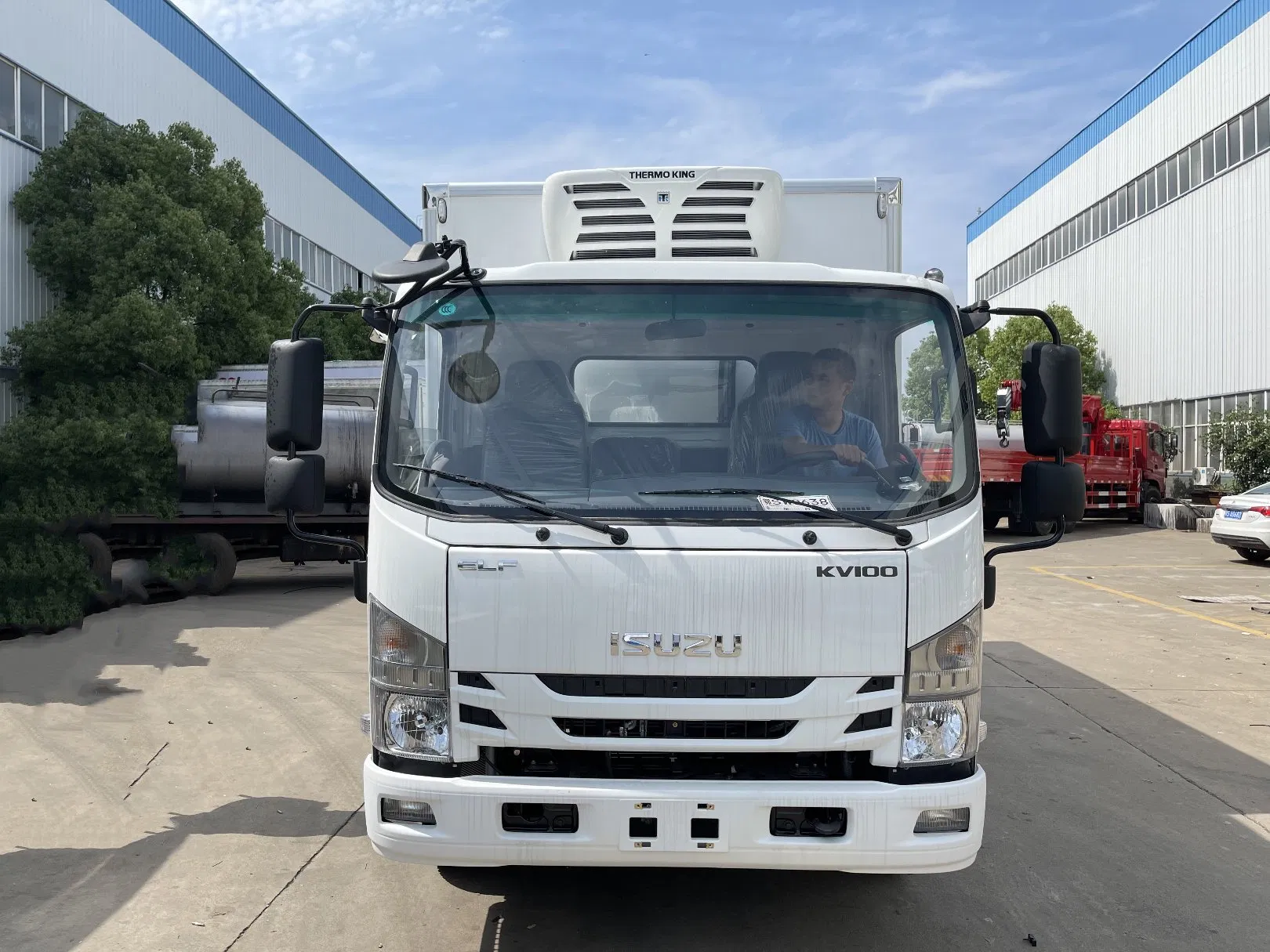 I Suzu Refrigerator Van Truck 4.2meter Small Refrigerated Trucks