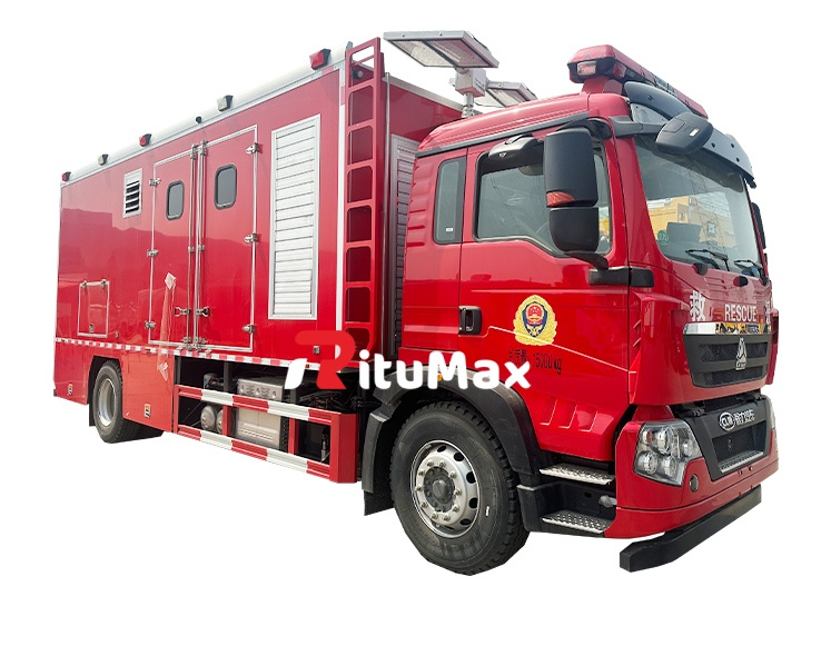 Hot Sale HOWO Sinotruck I Suzu 4X2 4X4 Fire Fighting Heavy Truck Water Tank Fire Truck with Fire Control and Fire Fighting Equipment
