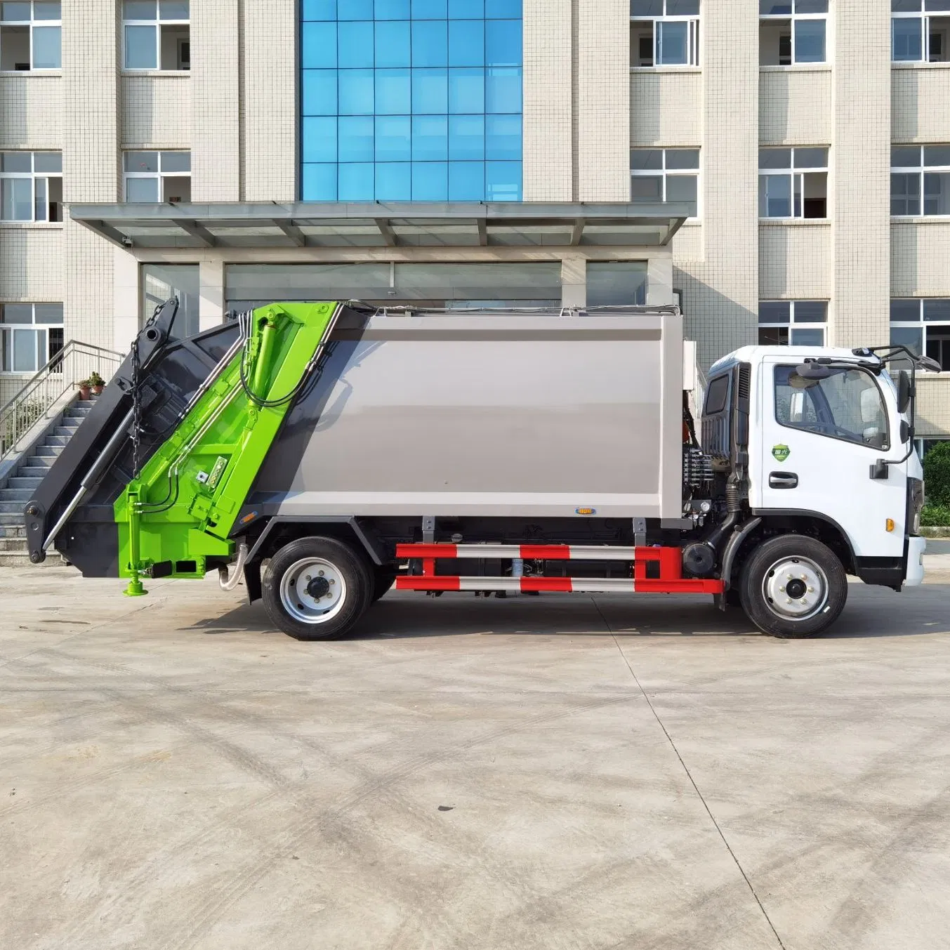 Dongfeng D7 10 Cbm Garbage Compactor Truck Compressed Garbage Truck