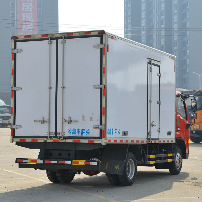 Dongfeng Dollicar Precision Cooled Compressor Truck Refrigerator Refrigerated Truck