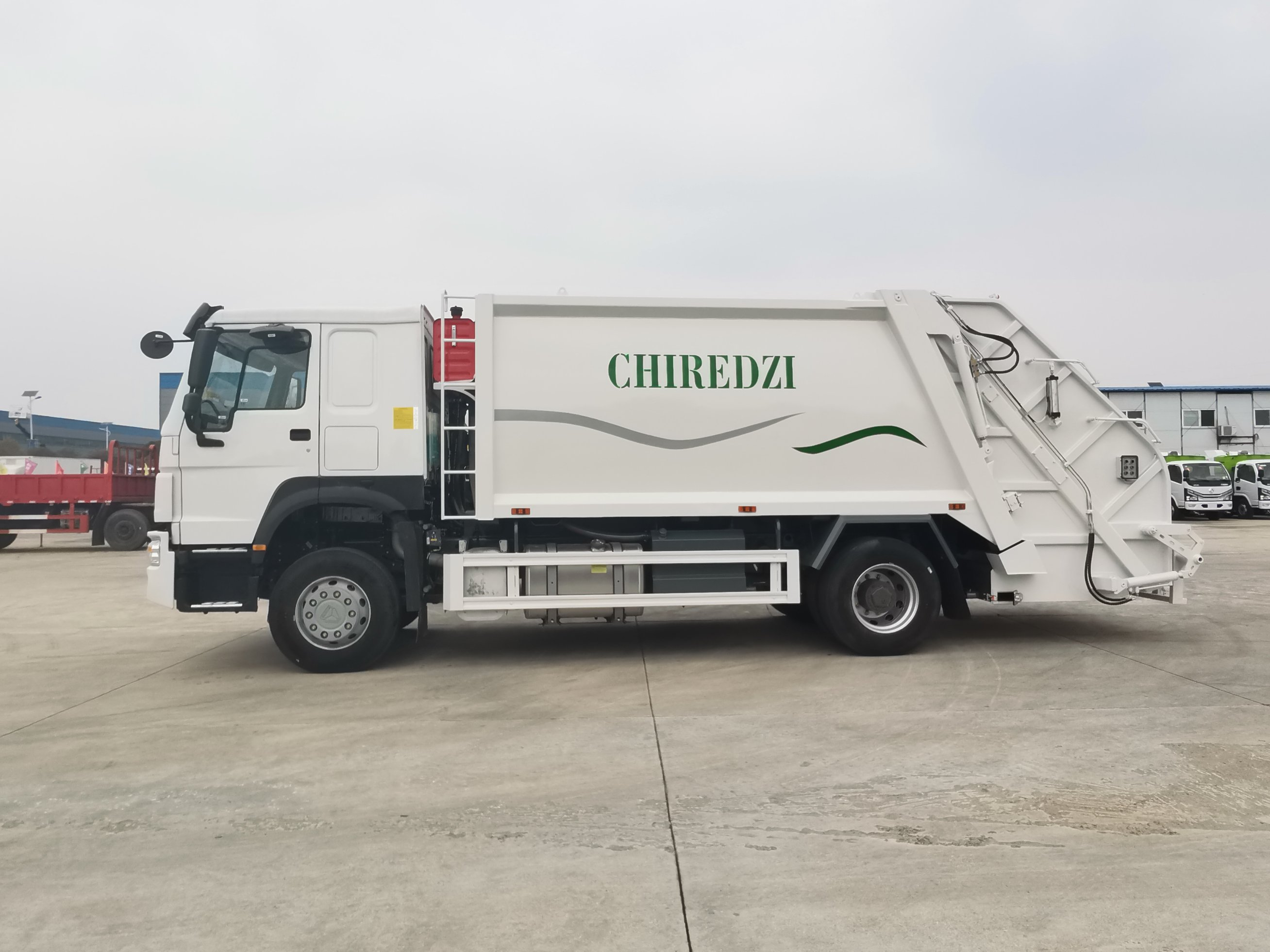 Sinotruk HOWO Africa Refuse Garbage Compactor Hook Lift Swing Arm Collection Transfer Truck 4cbm to 15 M3 Heavy Duty China Manufacturer Best Price for Sale