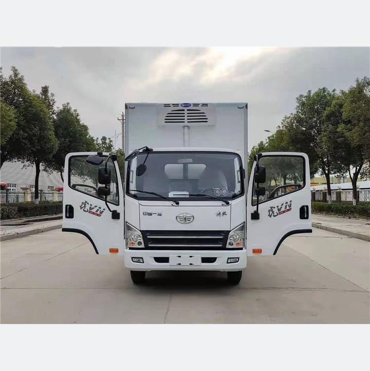 5 Tons FAW Refrigerator Truck Frozen Food Transport Truck for Sale