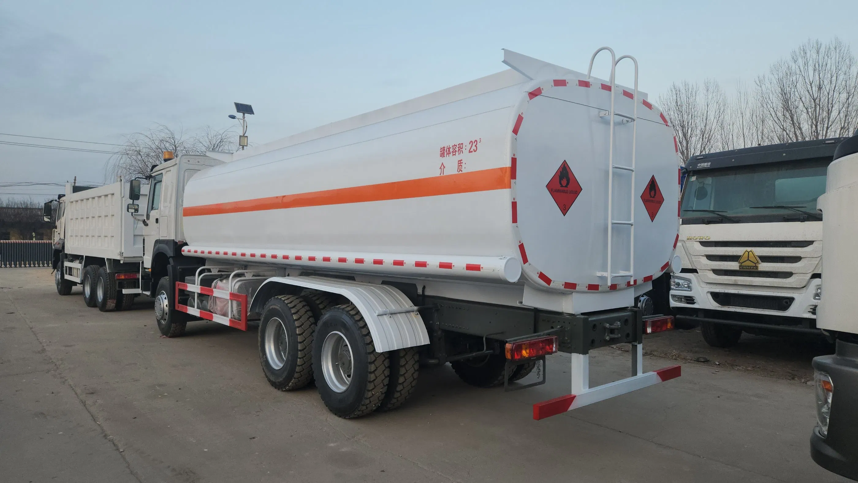 Refurbished Remanufactured Used Sinotruk HOWO Fuel Tanker Truck 6X4 8X4 23000 Liters 23 Cubic Meters Low Price Oil Tank Truck