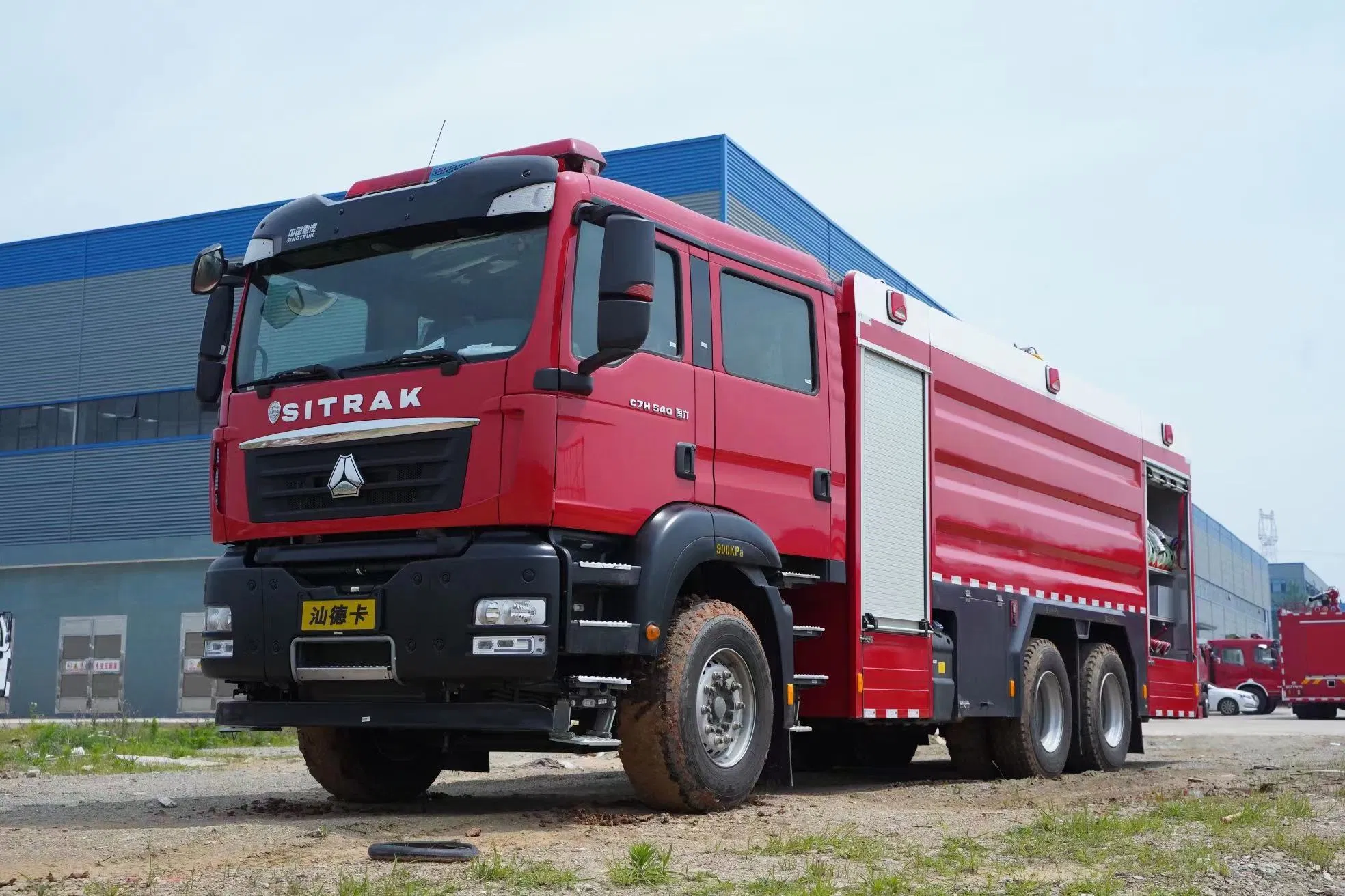 Factory Sale Brand New HOWO 4X4 6X6 All Wheel Drive Foam Water Fire Engine Fighting Equipment Fire Truck for Rescue