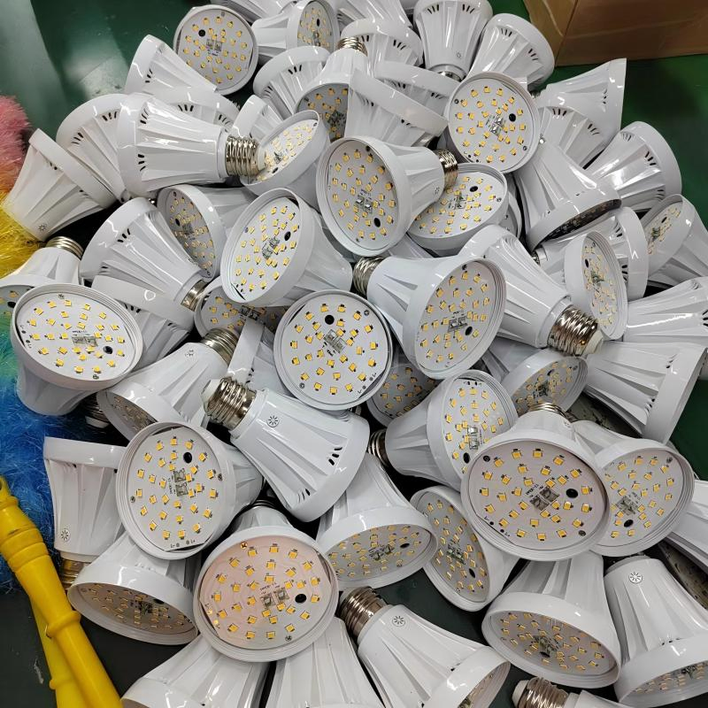 High Quality Wall Light Bulbs with Warm Light, E26 Remote Dimmable, Rechargeable LED Globe Bulbs for Wholesale