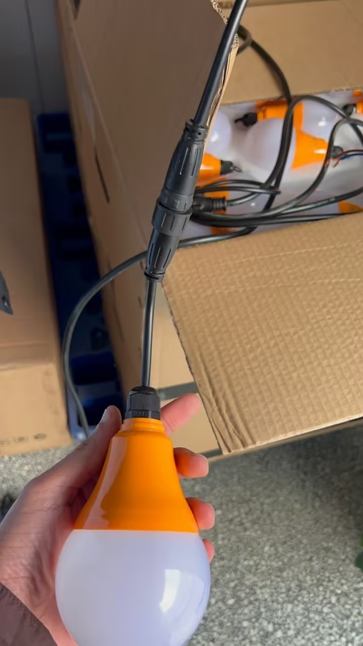 Agrieso Dimmable Light 3000/6000K Flicker Free Layer Broiler Waterproof IP67 LED Poultry Farm Light Bulb