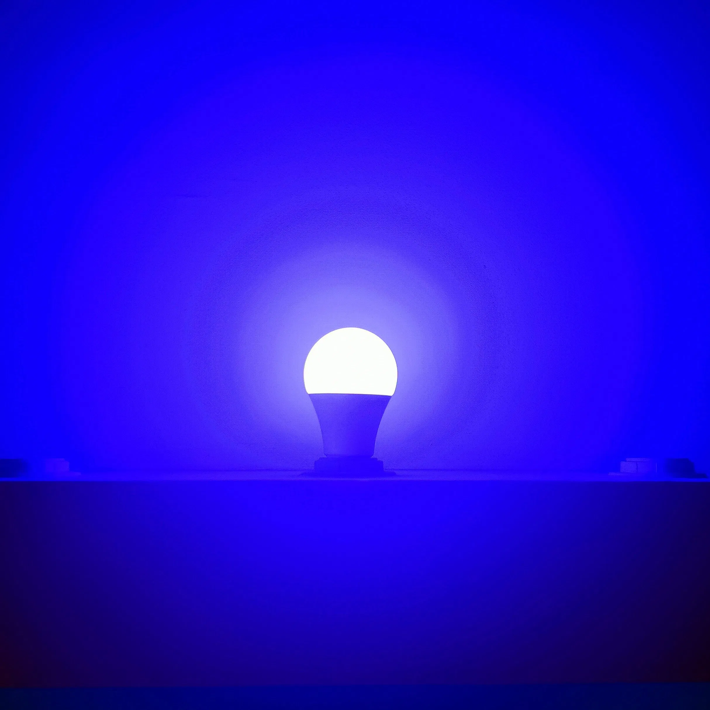 CE RoHS AC 85-265V 7W RGB Color Changing LED Bulb