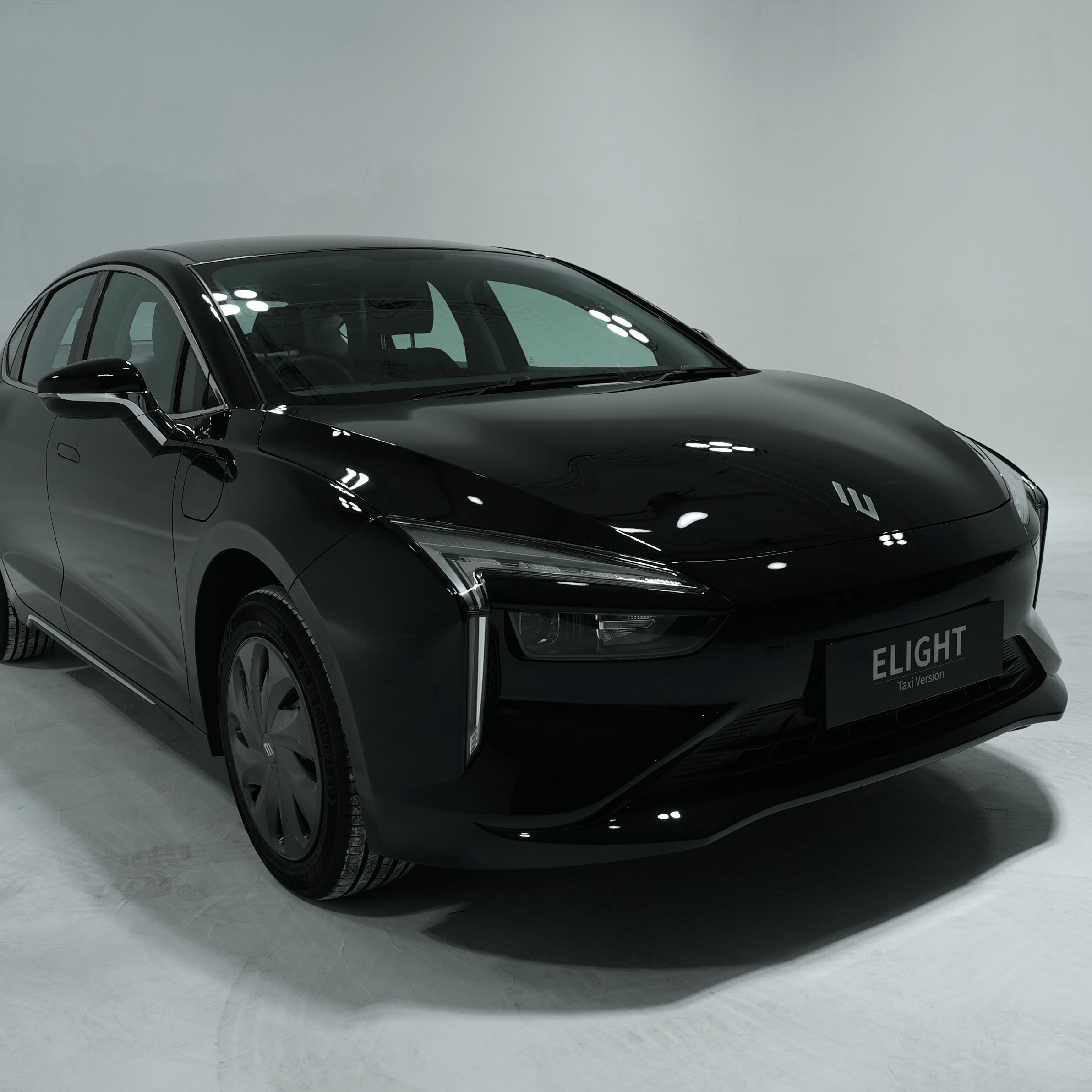 JMEV Stylish Dynamic Coupe EV Silver Hook LED Headlights Panoramic Sky Canopy EV Auto Weekend Outing Chinese EV
