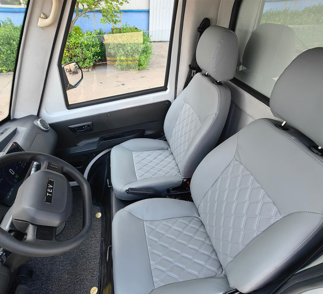 Commercial Use Electric Light Van 200km Range