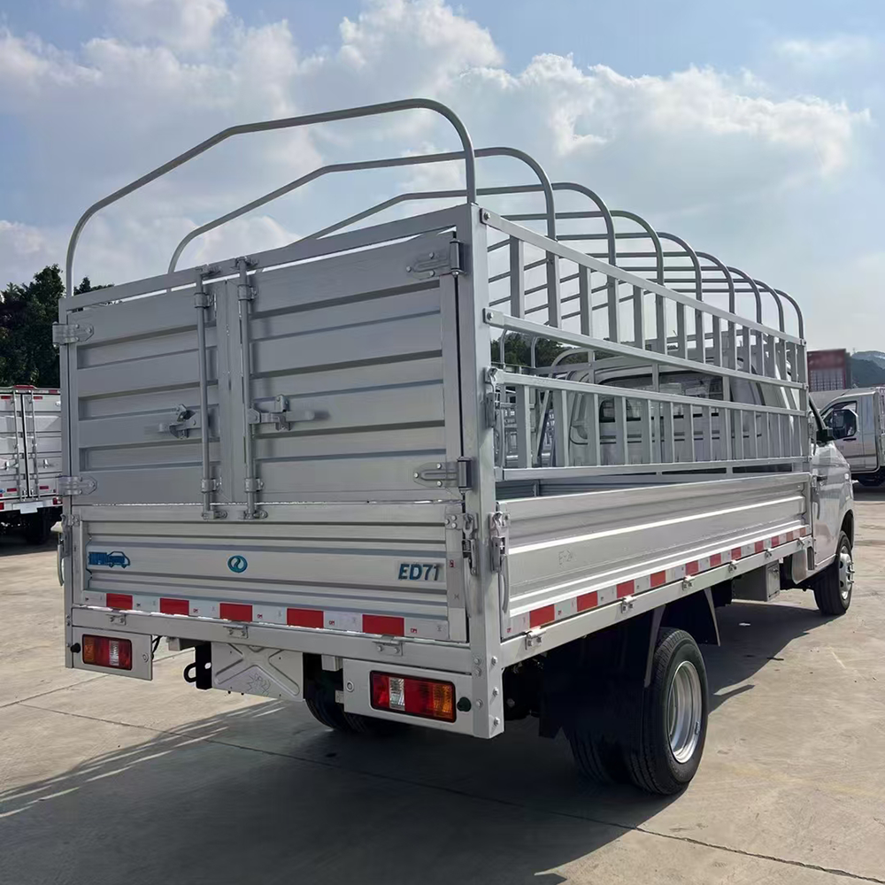 Ruichi ED71 Commercial Truck Pure Electric 263km Range 56.67kWh Battery in Stock EV Delivery with Small Light Trunk