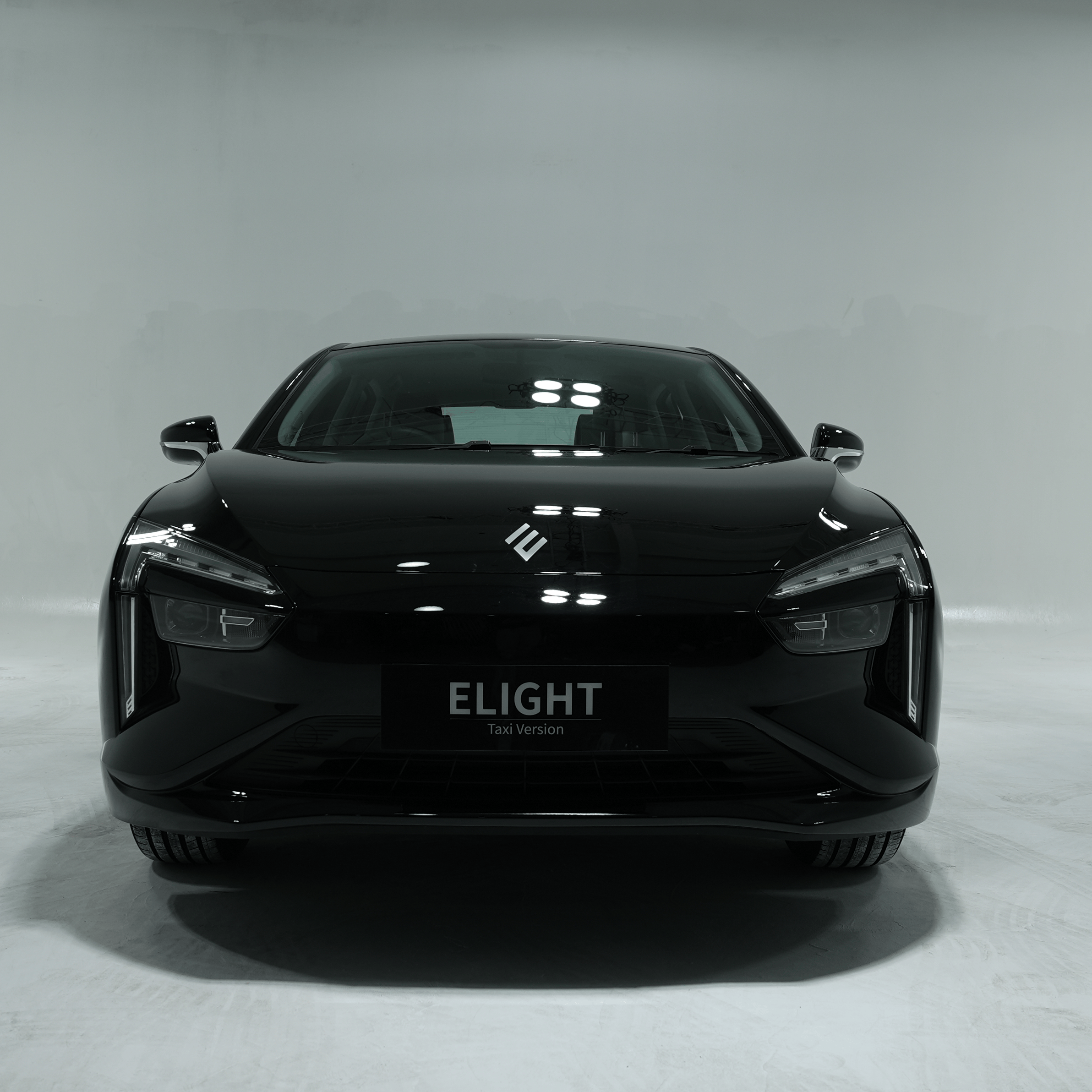JMEV Stylish Dynamic Coupe EV Silver Hook LED Headlights Panoramic Sky Canopy EV Auto Weekend Outing Chinese EV
