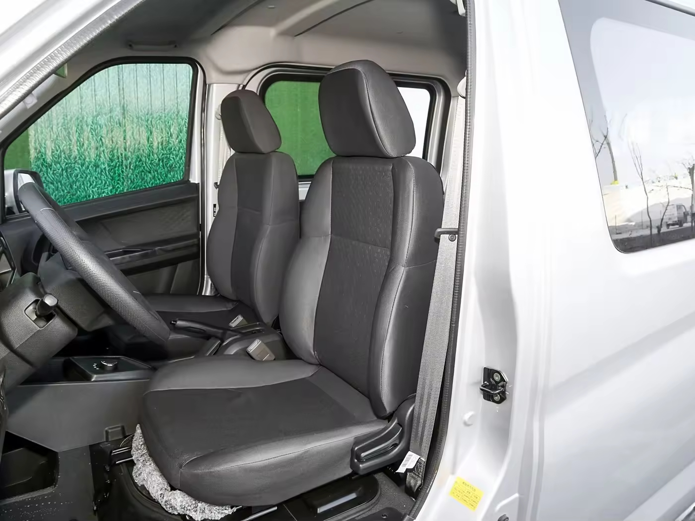 Changan Ruixing EM80 6-Seater Electric Light Commercial Vehicle New Energy EV Pure Electric Mini Passenger Van Deposit