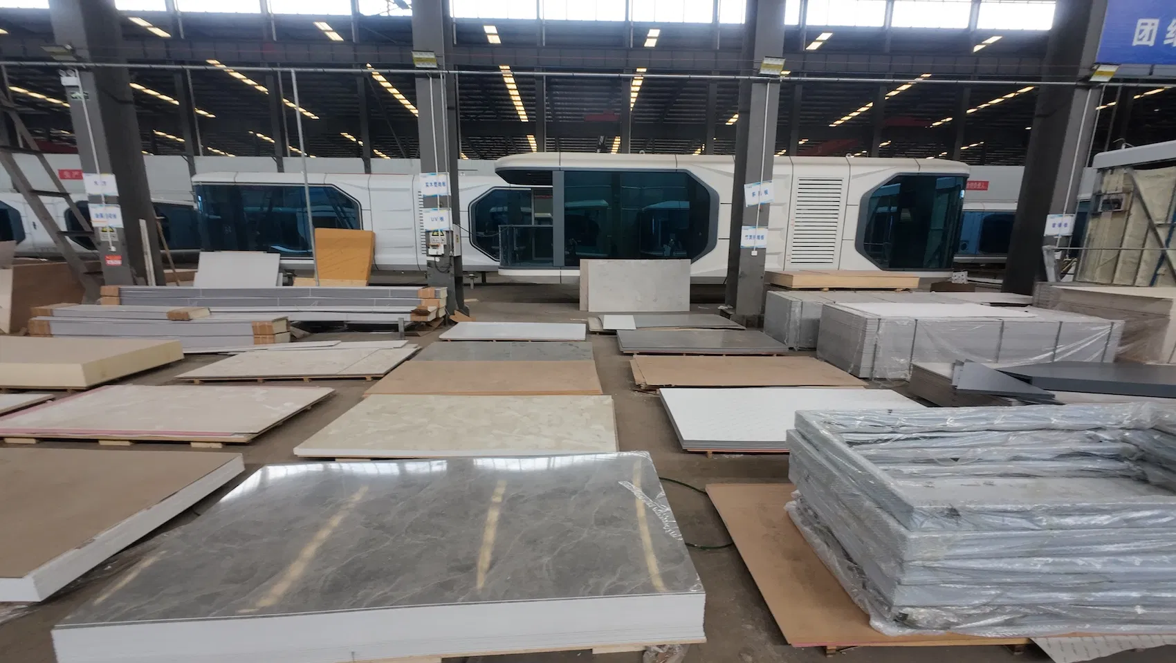 Eco-Friendly Smart Resort Capsule LED-Mood Lighting Equipped Capsule House