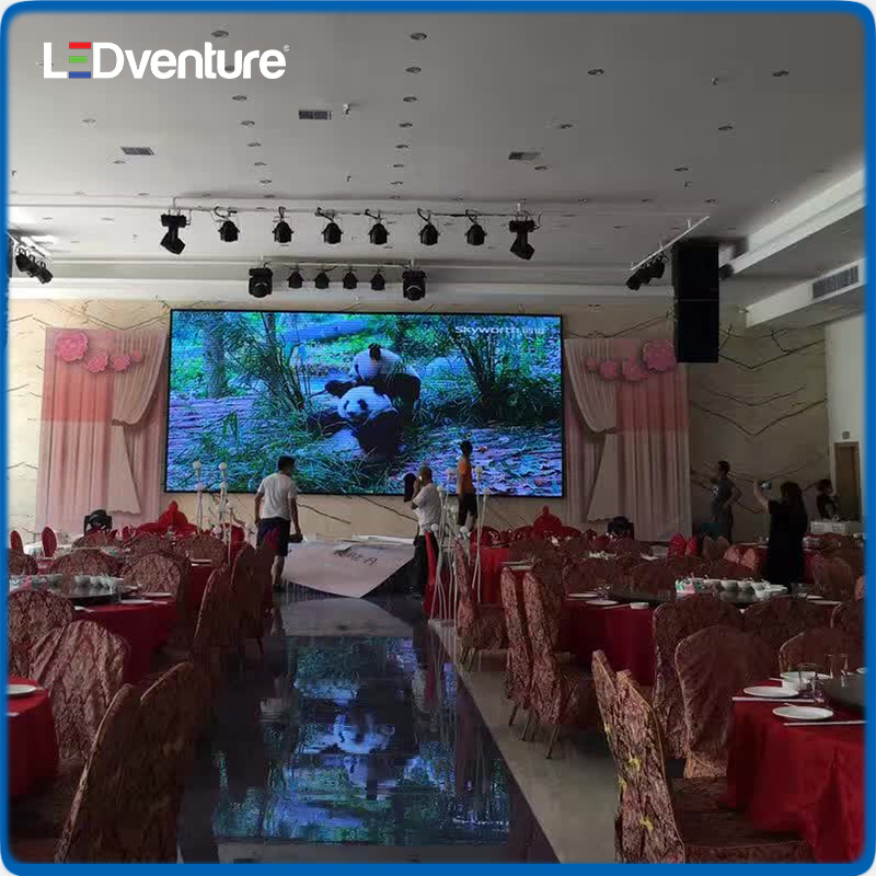 P1.25 Indoor LED Technical Advertise LED Screen Billboard