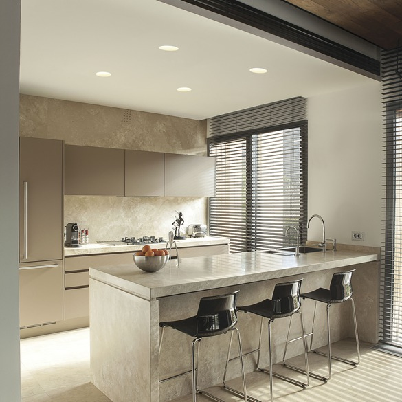 Energy-Efficient 12W Recessed LED Lighting for Retail Environments