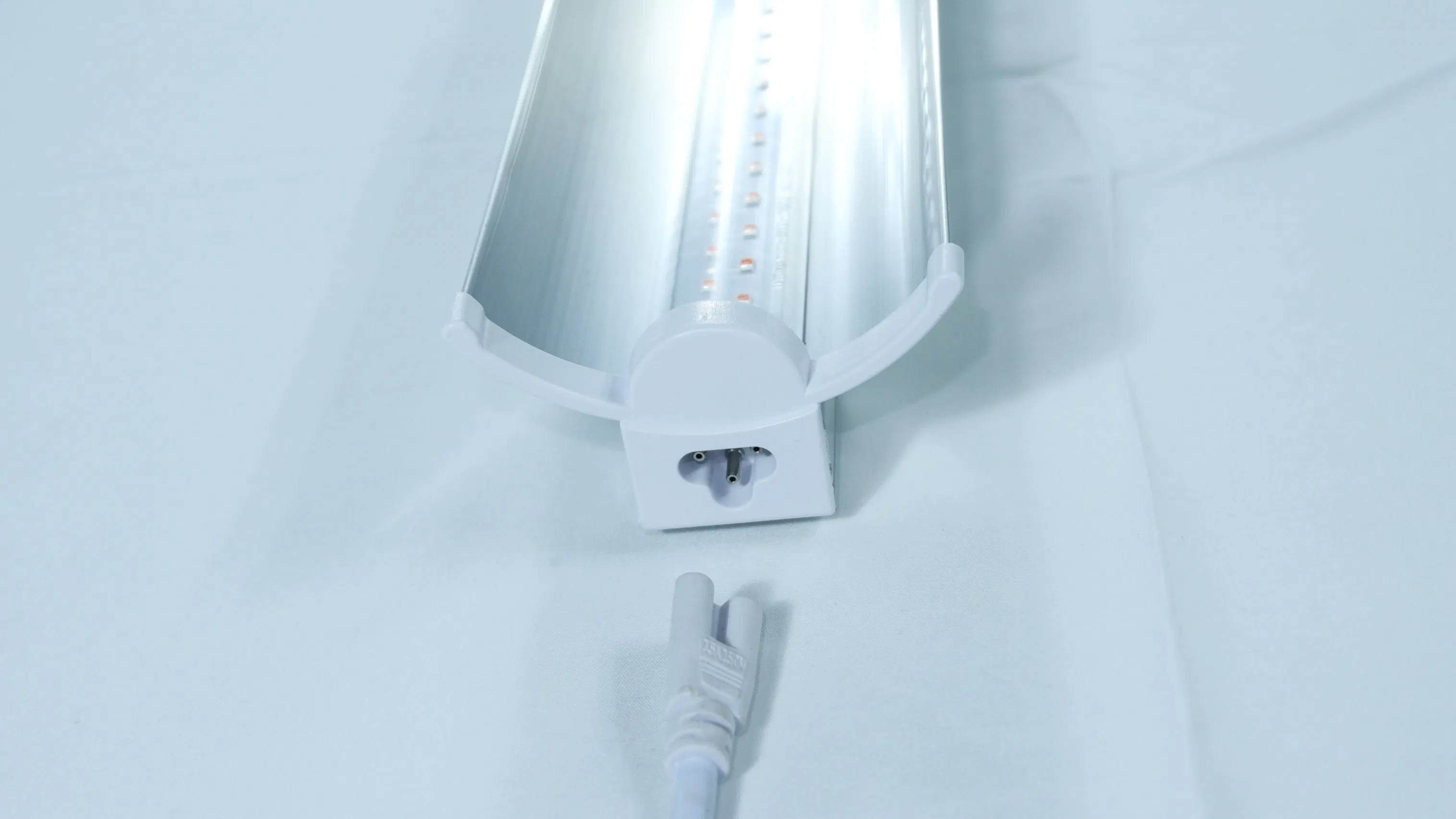 2023 Best Commercial Horticulture Grow Light LED Grow Light Vertical Farming Light Full Spectrum 10W Hydroponic Greenhouse