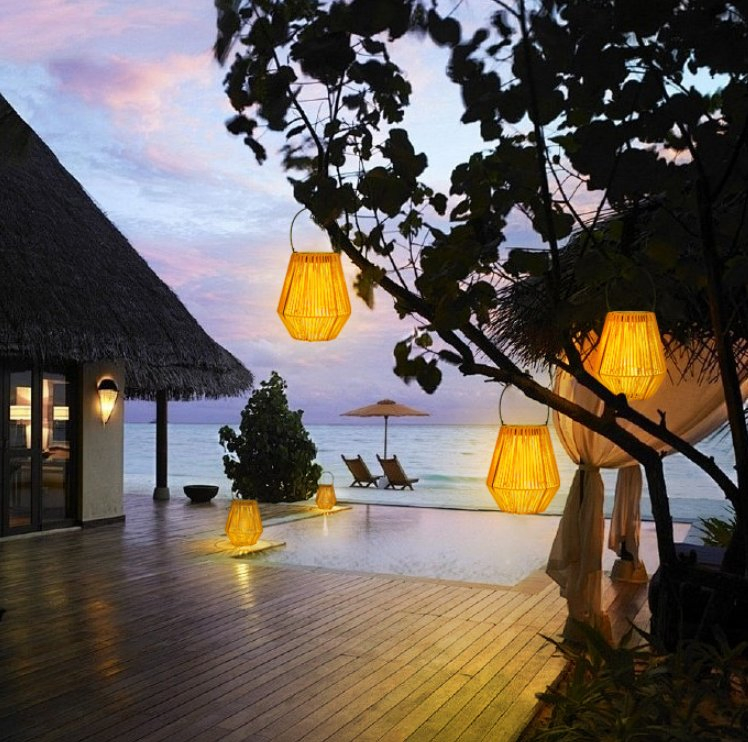 Handmade Solar Woven Portable Night Lighting for Sustainable Lighting