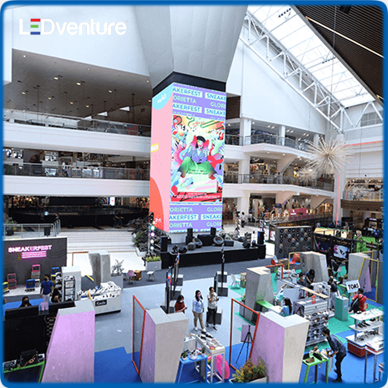 P1.25 Indoor LED Technical Advertise LED Screen Billboard