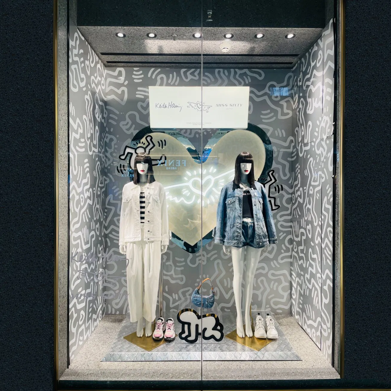 Customized Love Wings Chandelier Decoration Wedding Decoration Props Closed Window Display Props