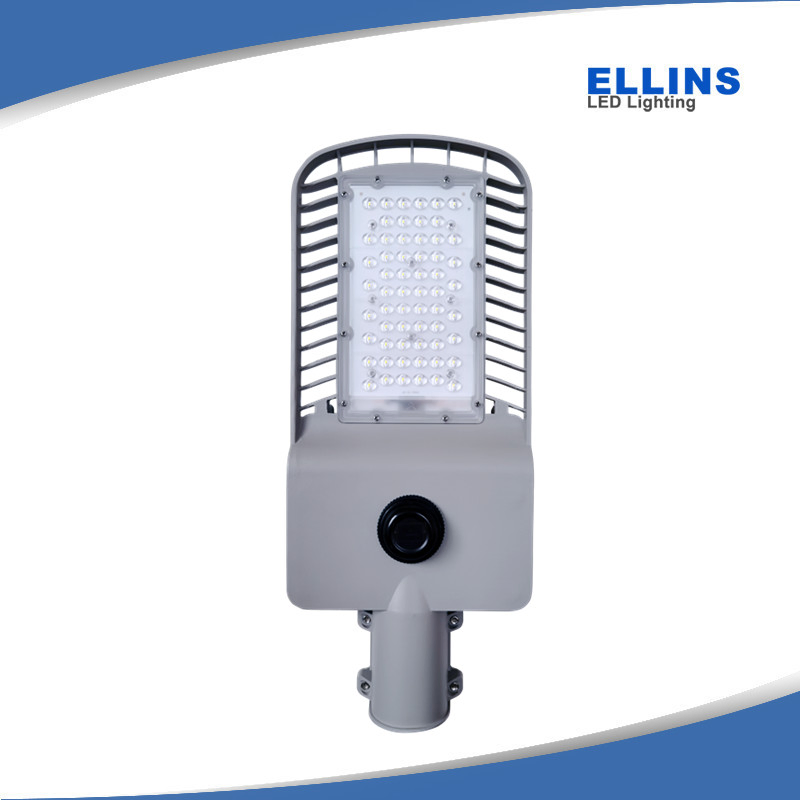 Factory Price Garden Lights All in Two Solar LED Street Light 30W 50W 100W 120W for Public Lighting