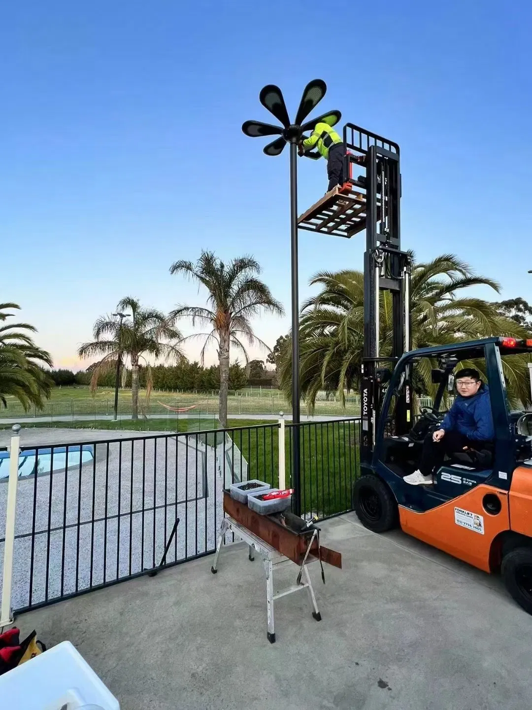 Aluminumstreet LED Luminaria Pole Mounted Pathway Parklot Home Yard Solar LED Garden Light