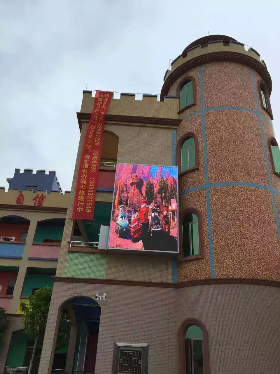 P8 Outdoor LED Advertising Display for Electronic Billboard with Solar