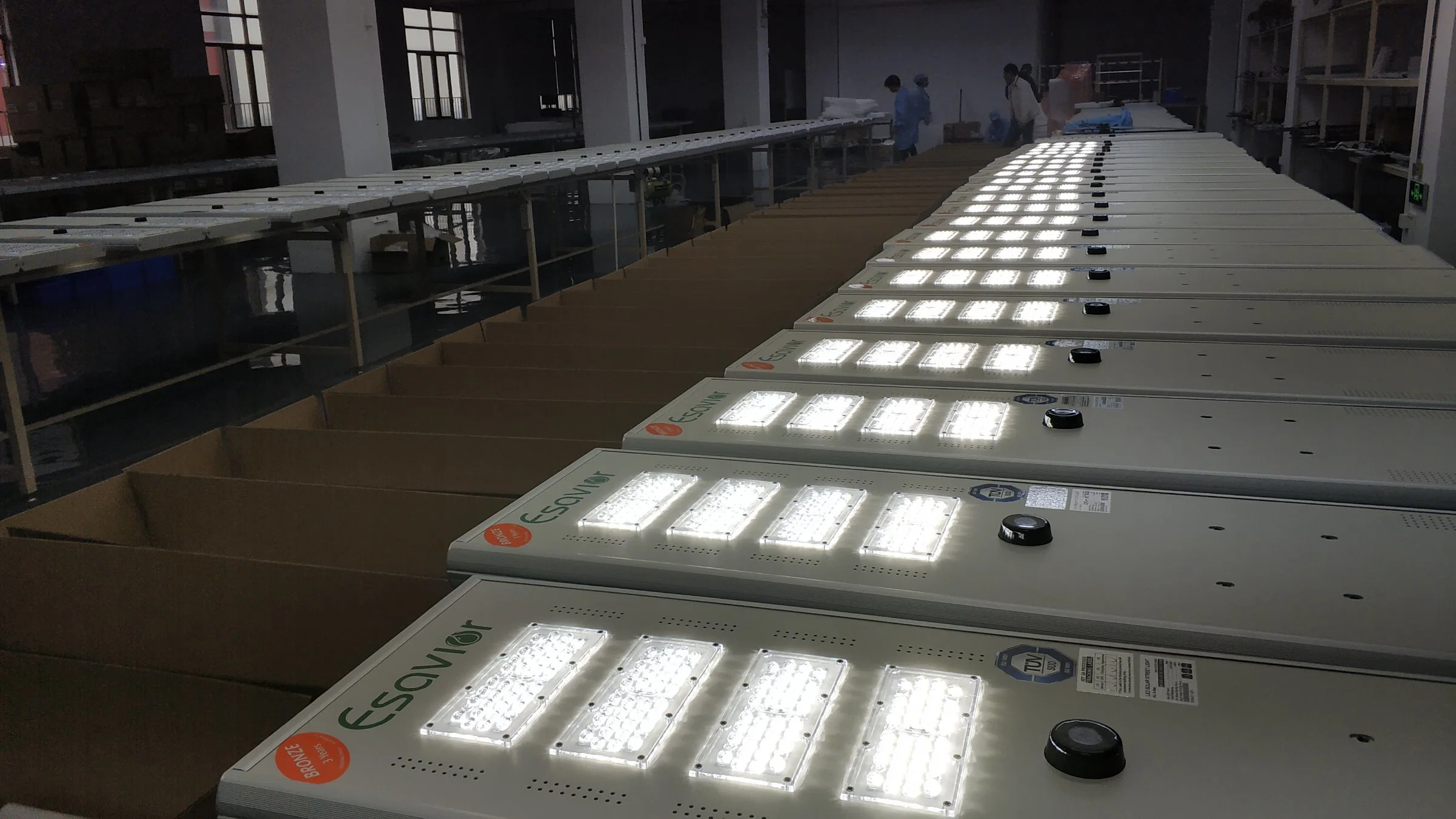 Energy Saving 5W-200W Integrated All in One LED Solar System Lighting Lamp Outdoor Street Garden Light with Smart Iot &amp; CCTV Camera