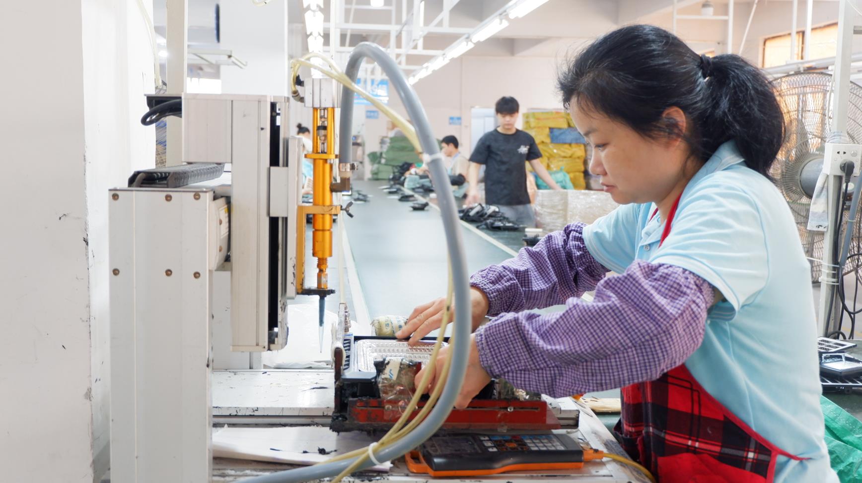 Automatic gluing machine for waterproof LED lamp sealing at NexLt