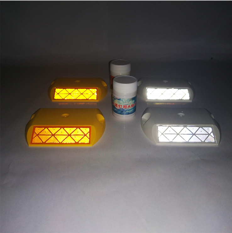 Aluminium Solar Powered LED Road Stud 3m Reflective Road Stud Cat Eyes For Road Safe