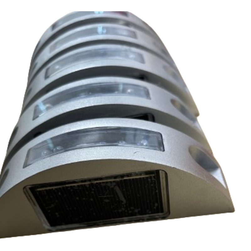 Factory Direct Sale Best White Aluminum Led Cat Eye Solar Road Stud IP68 Waterproof >800m Visual Distance Energy Tunnel Light