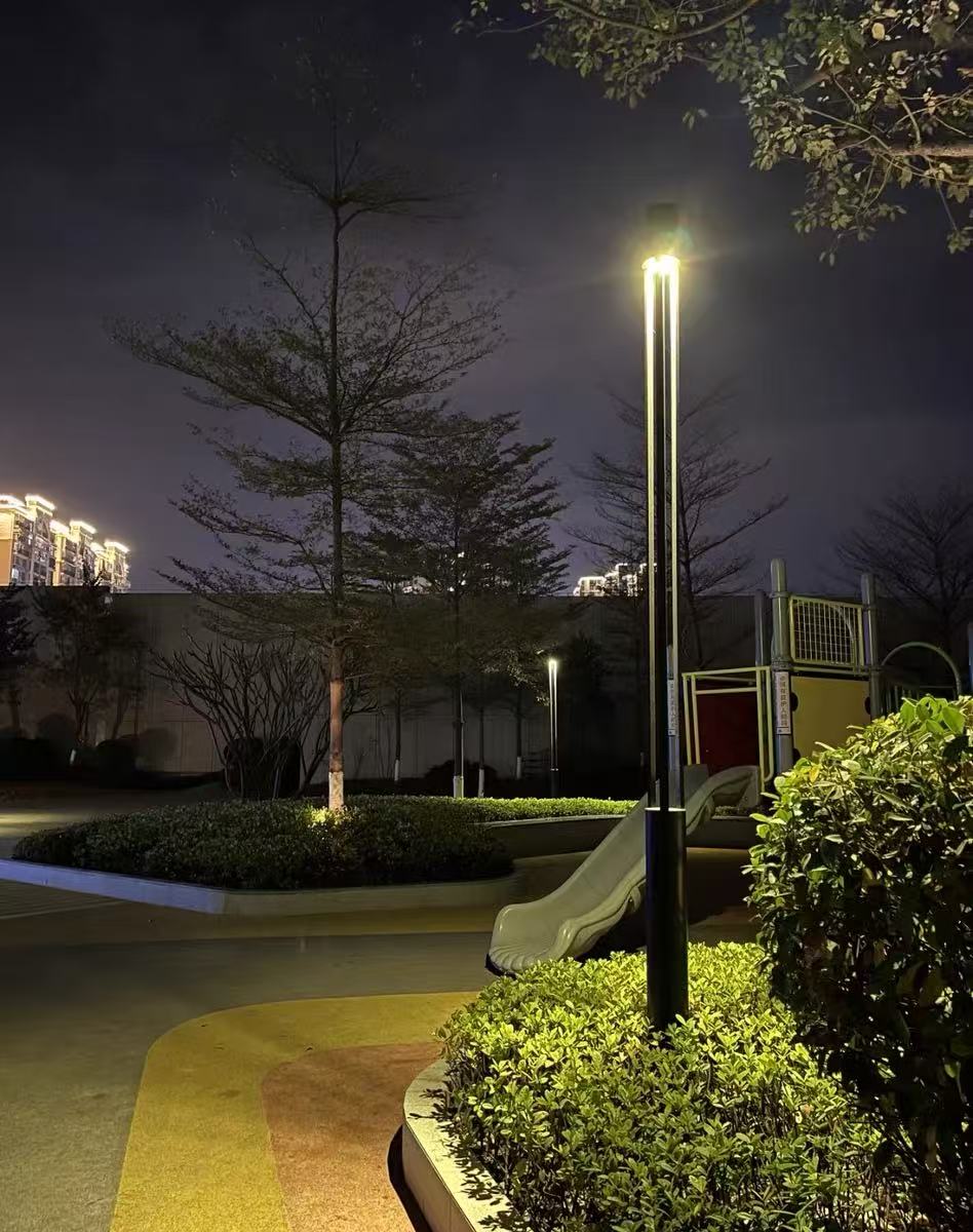 New Outdoor Simple Landscape Lighting IP65 Villa Community High Pole Street Light 2M LED Courtyard Light