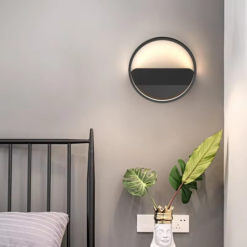 Stylish Modern LED Wall Sconce for Bedroom and Living Room Ambiance